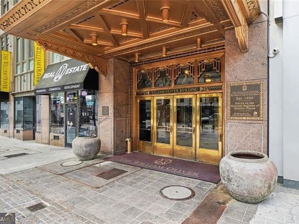 32 Peachtree St NW APT 1307