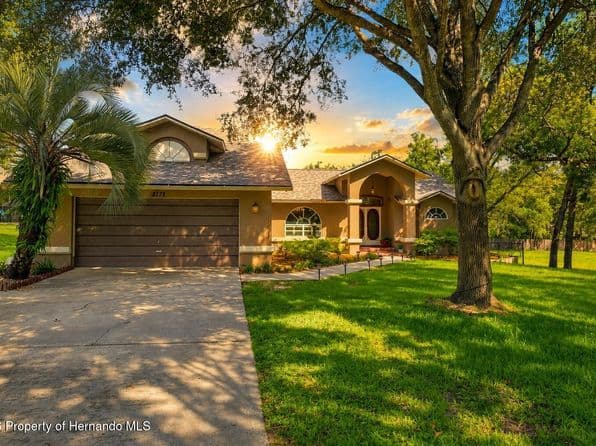 8171 Chaucer Dr