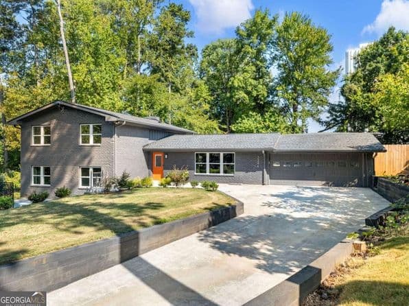 3344 N Embry Cir