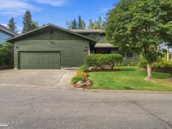 3412 Stanford Dr